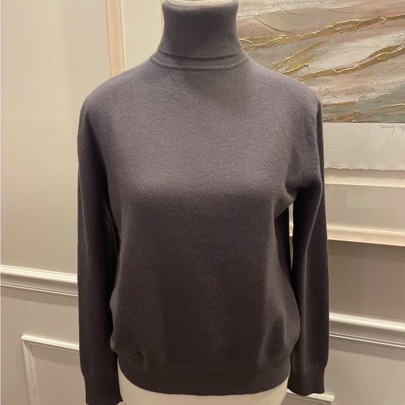 100% Cashmere Classic Dusty Lilac Gray Women's Turtleneck Sweater - Picture 1 of 4